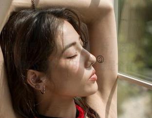 来看G.su(全智秀)的全套精彩图片，话说这“LEEHEEEXPRESS-LERB”到底是个什么鬼？