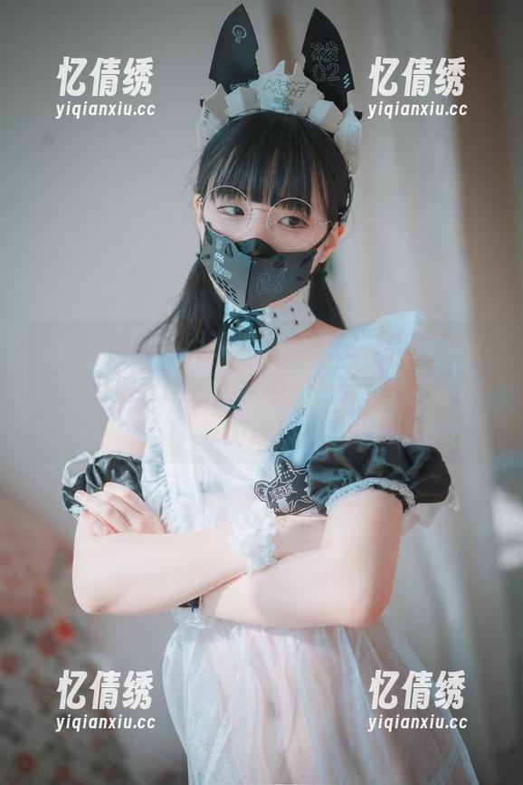 Jenny(정제니)泳池高清套图，光线太好，差点把我哄骗入水中……无奈我不太会游泳！