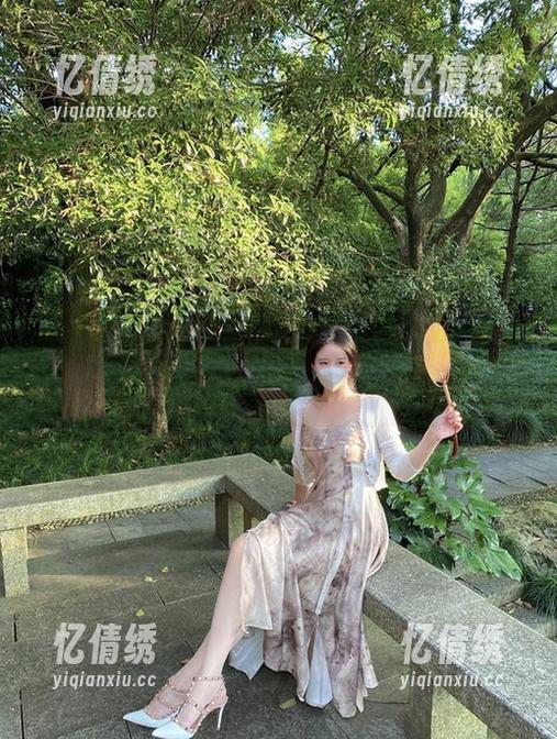 微密圈 - 谁说泳衣只能在海滩？July芝岚变身，美图上线！