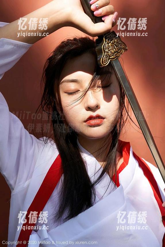 MiiTao蜜桃社 - 无圣光状态下的校园：伊素妍，让你忍不住想多看两眼