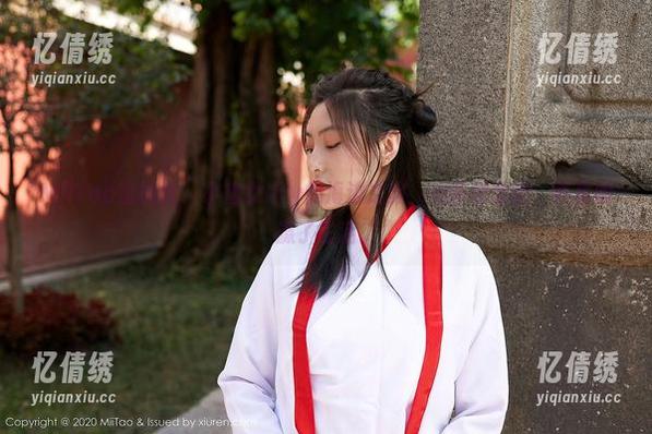 MiiTao蜜桃社 - 小魔女lily的海边之旅，美图和壁纸，真是躺赢了生活。