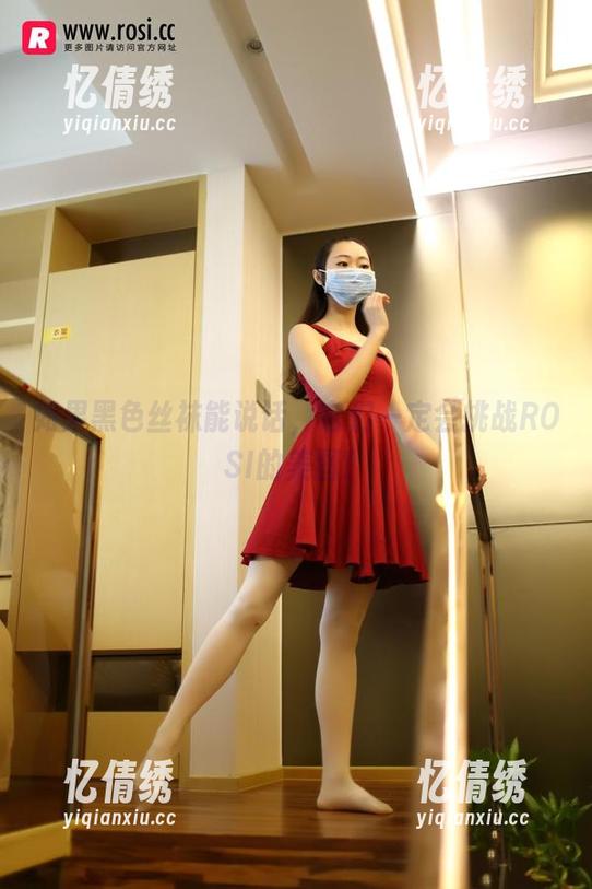 如果黑色丝袜能说话，它们一定会挑战ROSI的美图！