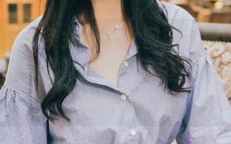 TouTiao头条女神 - 大蜜蜜短裤精选：看着看着，心里默默想，这个搭配...真的有点意思。