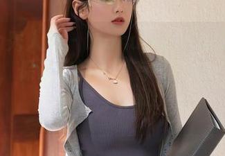 Xiuren秀人网 - Manuela玛鲁娜的高跟鞋合集，保证你的心里有一万句“这哪能穿”，下吧！