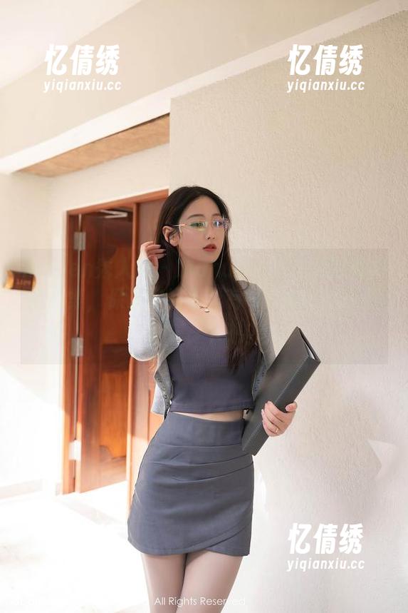 Xiuren秀人网 - Manuela玛鲁娜的高跟鞋合集，保证你的心里有一万句“这哪能穿”，下吧！