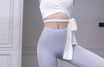 Xiuren秀人网 - 制服美图套图：e宝小野猫是不是把小猫咪化身成了制服控？