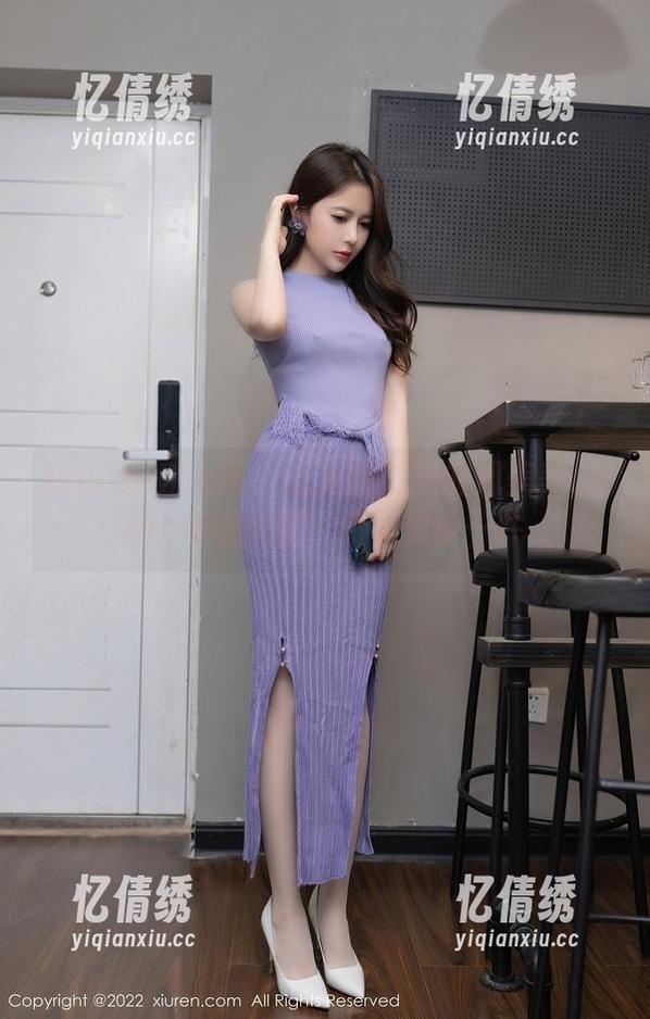 Xiuren秀人网 - 让人想二刷的周美美alicia毛衣美图，看了想偷一件