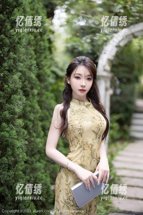 Xiuren秀人网 - 小心了！燕甘甘的新网袜套图更新致命吸引