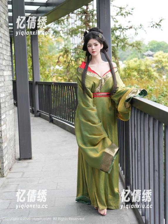 Xiuren秀人网-糯美子MINIbabe Xiuren秀人网 - 不妨来瞧瞧,这原图!糯美子MINIbabe的瑜伽修炼,有点意思。