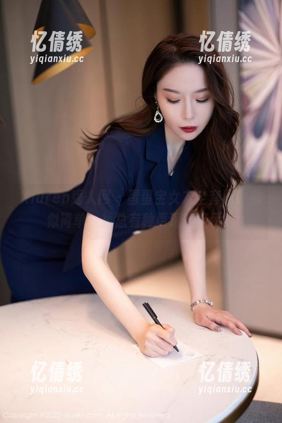 Xiuren秀人网 - 蛋蛋宝女友全套图，看似简单，却总有种更深的暗示。