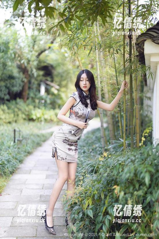 YouMi尤蜜荟 - 分享“梦心月”的丝袜趣味套图，或许其中有什么连她自己都没发现的乐子？