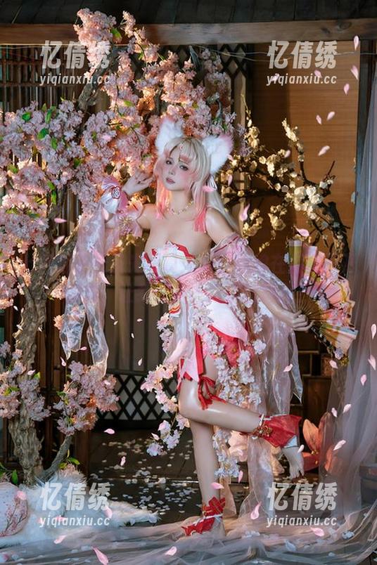 七月喵子 七月喵子无圣光写真:幻想兽娘在月食下开派对,让我也来一段疯狂释放!