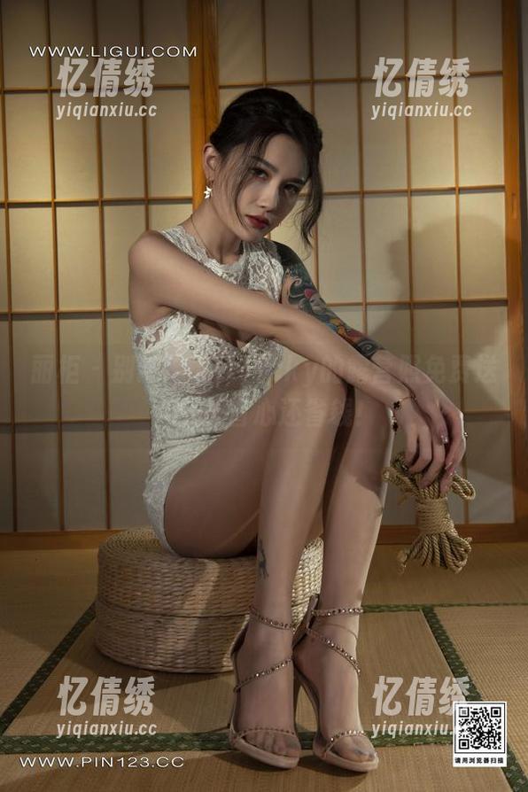丽柜-Vicky 丽柜 - 别犹豫了,Vicky的露营照免费送,下载省心还省钱!