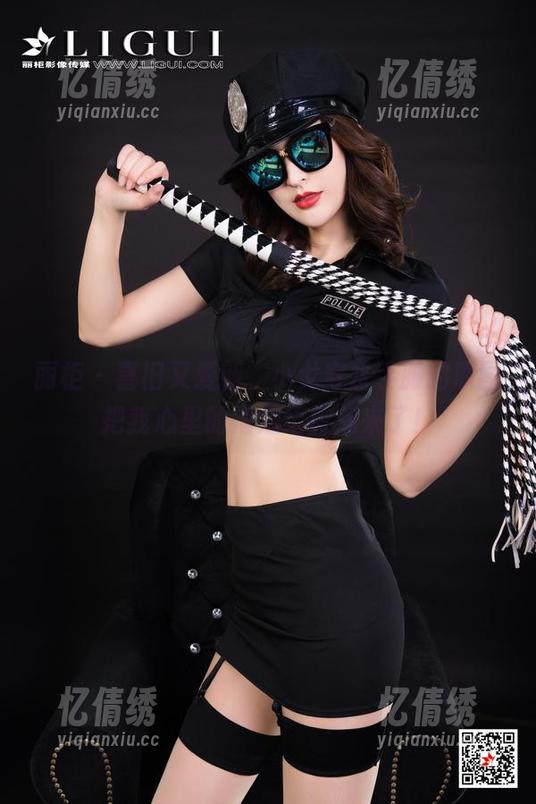 丽柜-小戈 丽柜 - 喜旧又爱新,小戈穿水手服的原图把我心里的海浪给掀起来了!