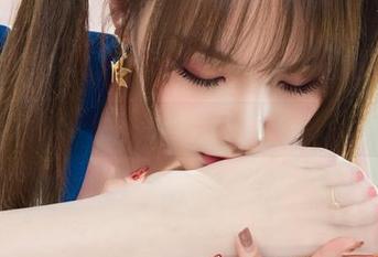 丽柜 - 在天台上，肖肖的福利写真等你来瞧一瞧