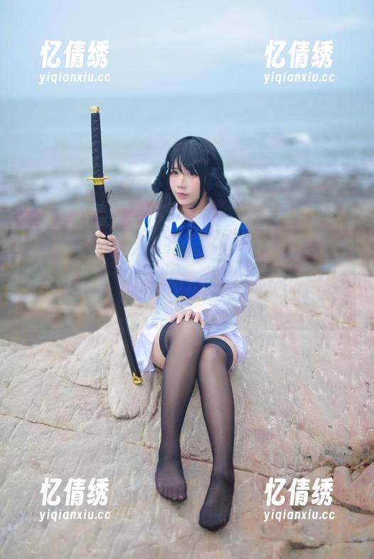 九曲Jean给大家带来最新猫娘狂三照片，猫耳朵加上奇怪的表情，真让人忍俊不禁！