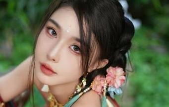 余多多Dudu白色cos？我敢打赌，这不是你见过的最亮的白了吧！