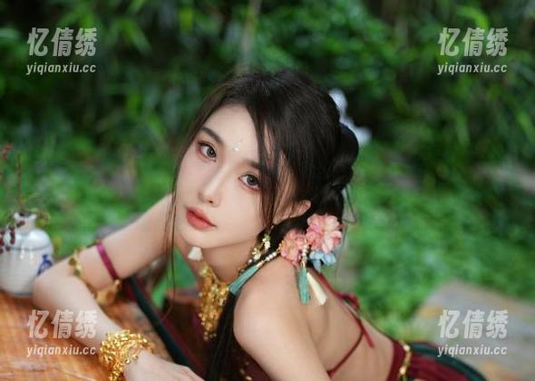 余多多Dudu白色cos？我敢打赌，这不是你见过的最亮的白了吧！
