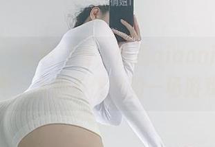 微密圈 - 红色网丝，俏妞qiaoniuTT合集：大胆与优雅的一场游戏
