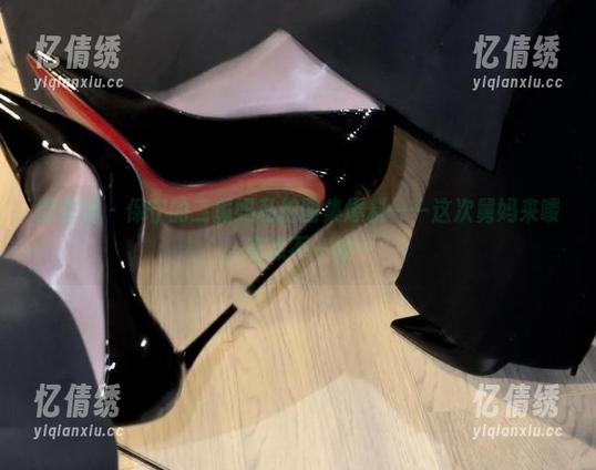 微密圈 - 保守的二舅妈私拍图集爆料——这次舅妈来喽，有点不一样～