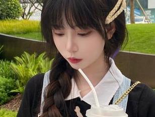 大肉丸Amiee护士的私拍日常：还记得打针的那份紧张吗？怎么看现在这么可爱。