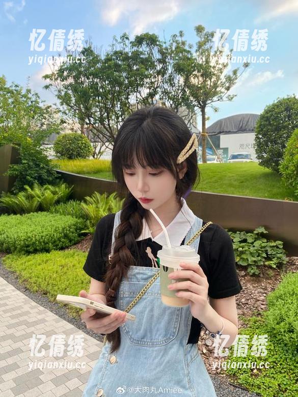 大肉丸Amiee护士的私拍日常：还记得打针的那份紧张吗？怎么看现在这么可爱。