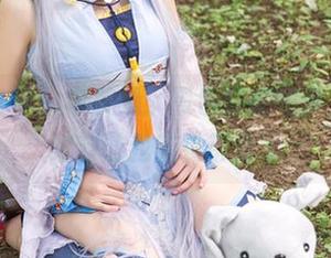 头条女神 - 申美嫣：黑色俏皮图集，高清细节让我脑袋都晕了