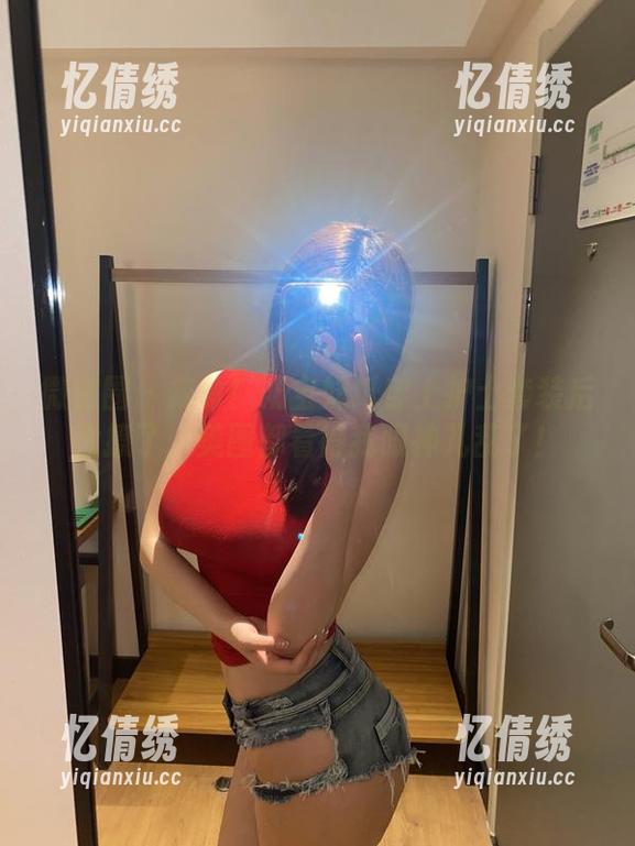 微密圈 - 救命！奶宝妹纸穿上护士套装后太撩了，美图都看得我眼神儿乱了！