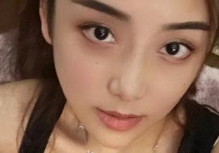微密圈 - 奶雯穿花裙，亮丽舞步正式上线！作品集下载，不要错过哦！