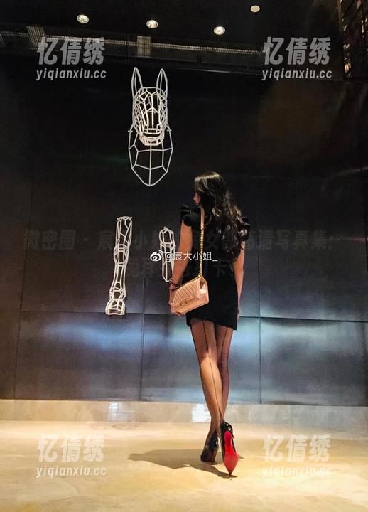 微密圈 - 宸大小姐的兔女郎高清写真集：兔耳朵去打卡！
