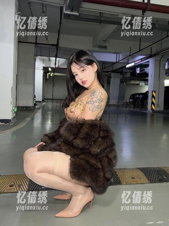 微密圈 - 说好的小优优子最新油亮合集，为啥看着总是有点剌眼呢？