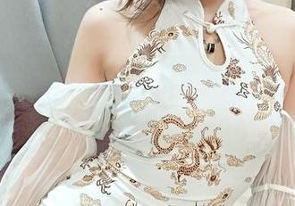 最不正经的小女巫露娜比基尼，最新图包简直让人目不转睛！