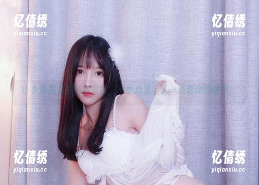 小小奶瓶儿的私房美图，不小心溢出了一点迦南的甜蜜。