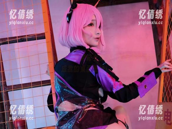 支持幼爱youmeko，支持修女兔兔，我要把这美图做成我的桌面壁纸！