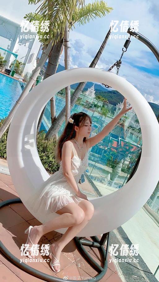 御子Yumiko的灰丝合集，穿搭灵感从没有走过的画风