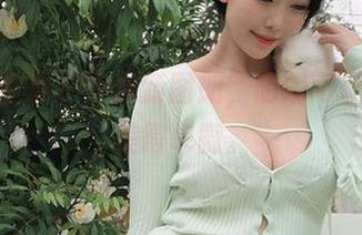 抖娘利世的户外最新图册，明明可以随便，美得卑微。
