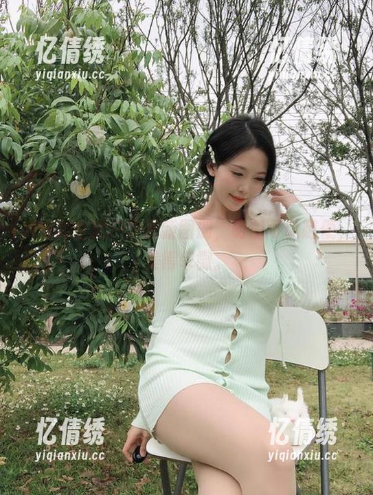 抖娘利世 抖娘利世的户外最新图册,明明可以随便,美得卑微。