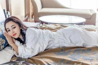 推女神 - 施忆佳的夏天合集，直接在网盘上签到——你相信这能让人放松吗？
