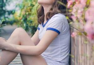 推女神 - 颖莹儿YY在线，礼服界的奇葩，你们觉得她是挑剔还是有眼光？