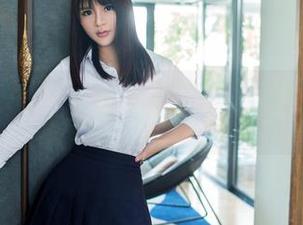 推女郎 - 在线看王李丹尼的职业装图集：再不为工作加点料，真心不行了。