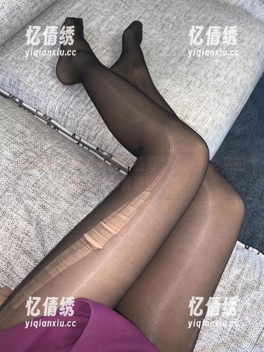 微密圈 - 谁说透明不重要？提袜少女私拍图集带你看透这一切！