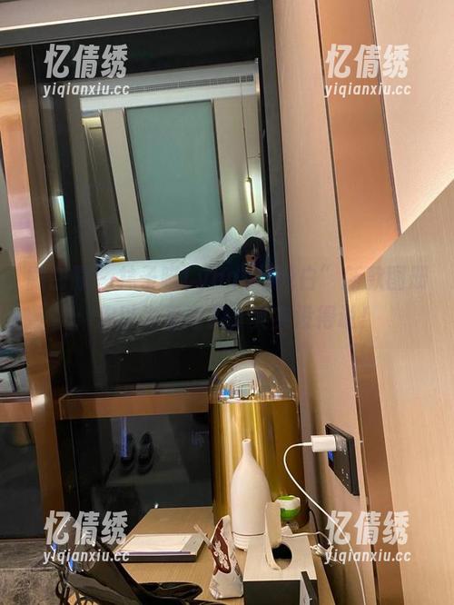 微密圈 - 林子喵Lynne“纯白”新款图册：你以为看透了，其实没得说！