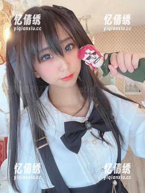柳丸的2022年：“Fantia”照翻车现场，cos效果堪忧？