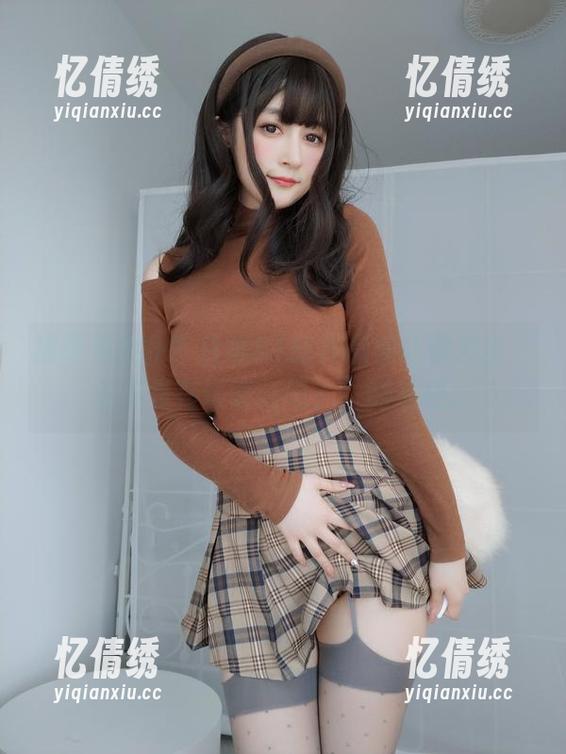 猫耳兔女仆？白银81的作品集让你发出“你不是在认真的吧？”的质疑。