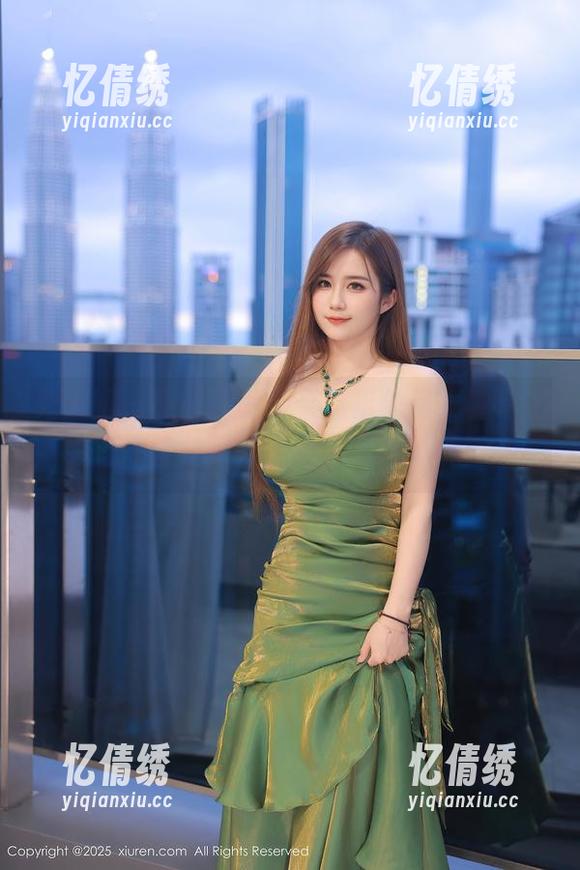 秀人网 - Emily顾奈奈这组作品，看完让我忍不住想问：女孩，谁给的勇气？