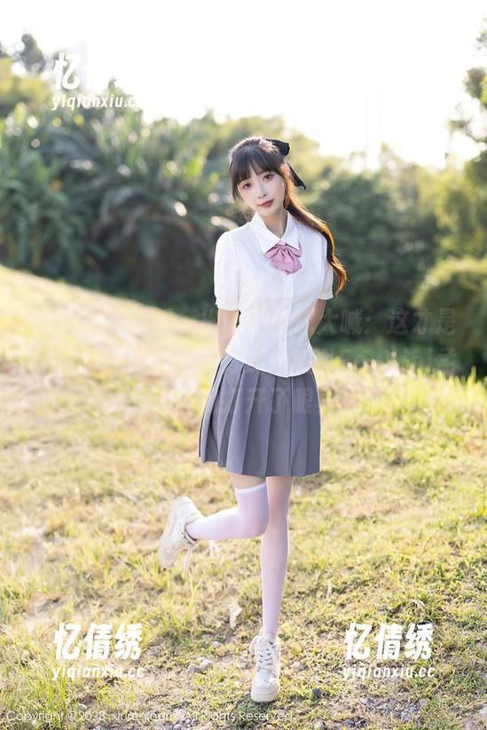 秀人网 - 原图一出，我就想大喊：这才是体操服的正确打开方式，感谢FoxYini孟狐狸让我打开了眼界！