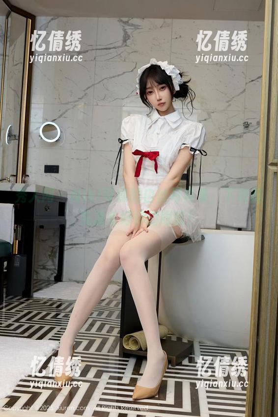 秀人网 - Niki可雅的白丝写真集，下载前先准备好你的眼睛！