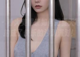 秀人网 - 看大美媚京如何把夏天写真全集拍成了快乐的沙滩派对！