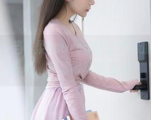 秀人网 - 当媃柔rourou穿上体操服，全无圣光，才显得真实有趣！