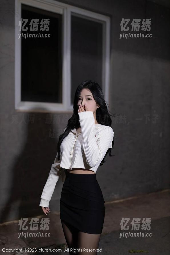 秀人网 - 最新趋势！李可儿妹妹，一下子让我想成为她朋友。